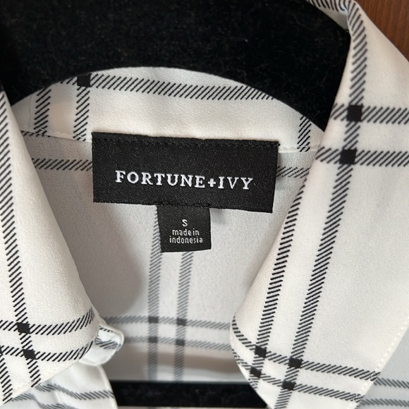 Pretty blouse - Picture 2 of 5